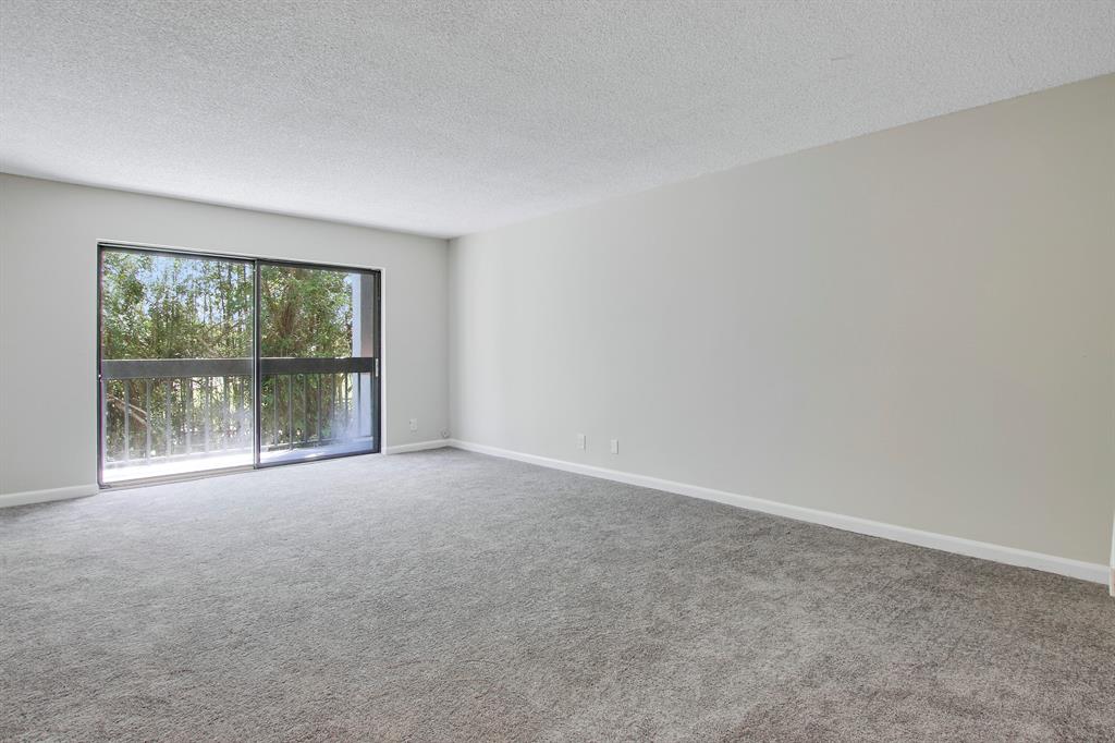 2050 N Congress Avenue Unit: 206