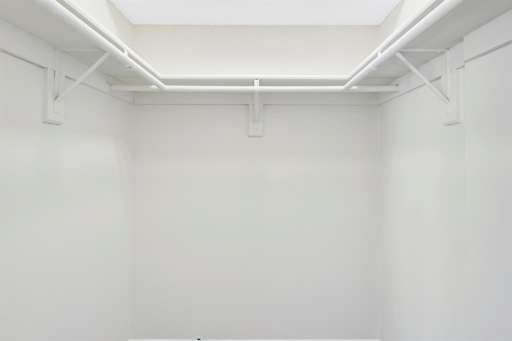 2050 N Congress Avenue Unit: 206