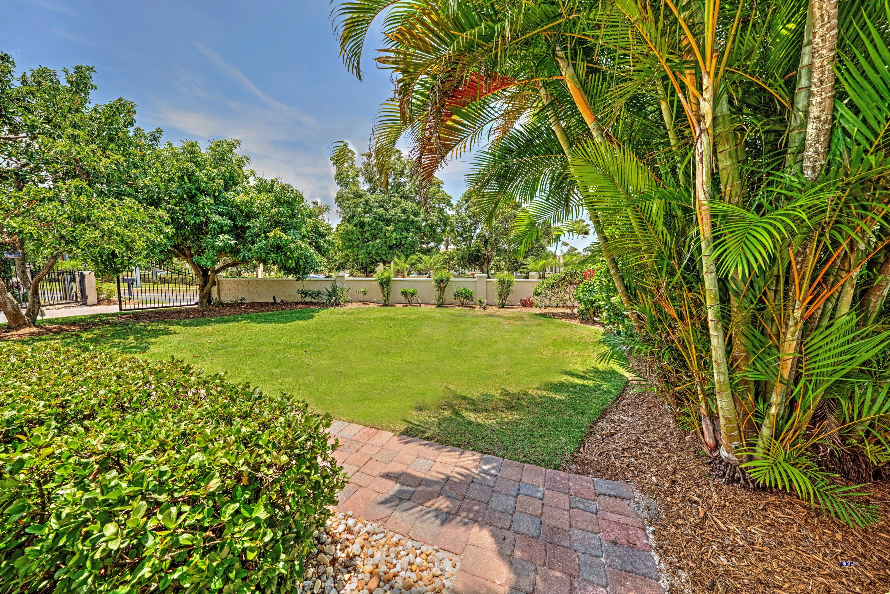 1693 SE Saint Lucie Boulevard