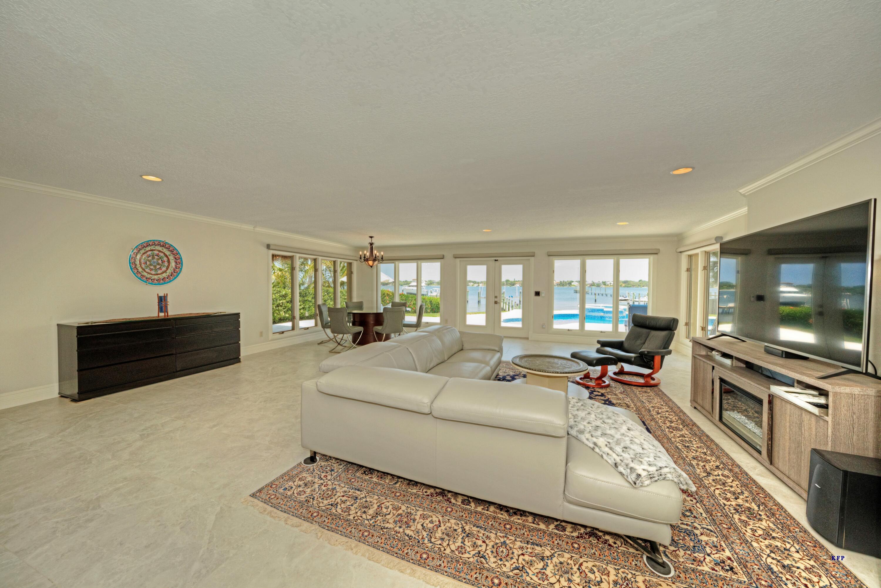 1693 SE Saint Lucie Boulevard