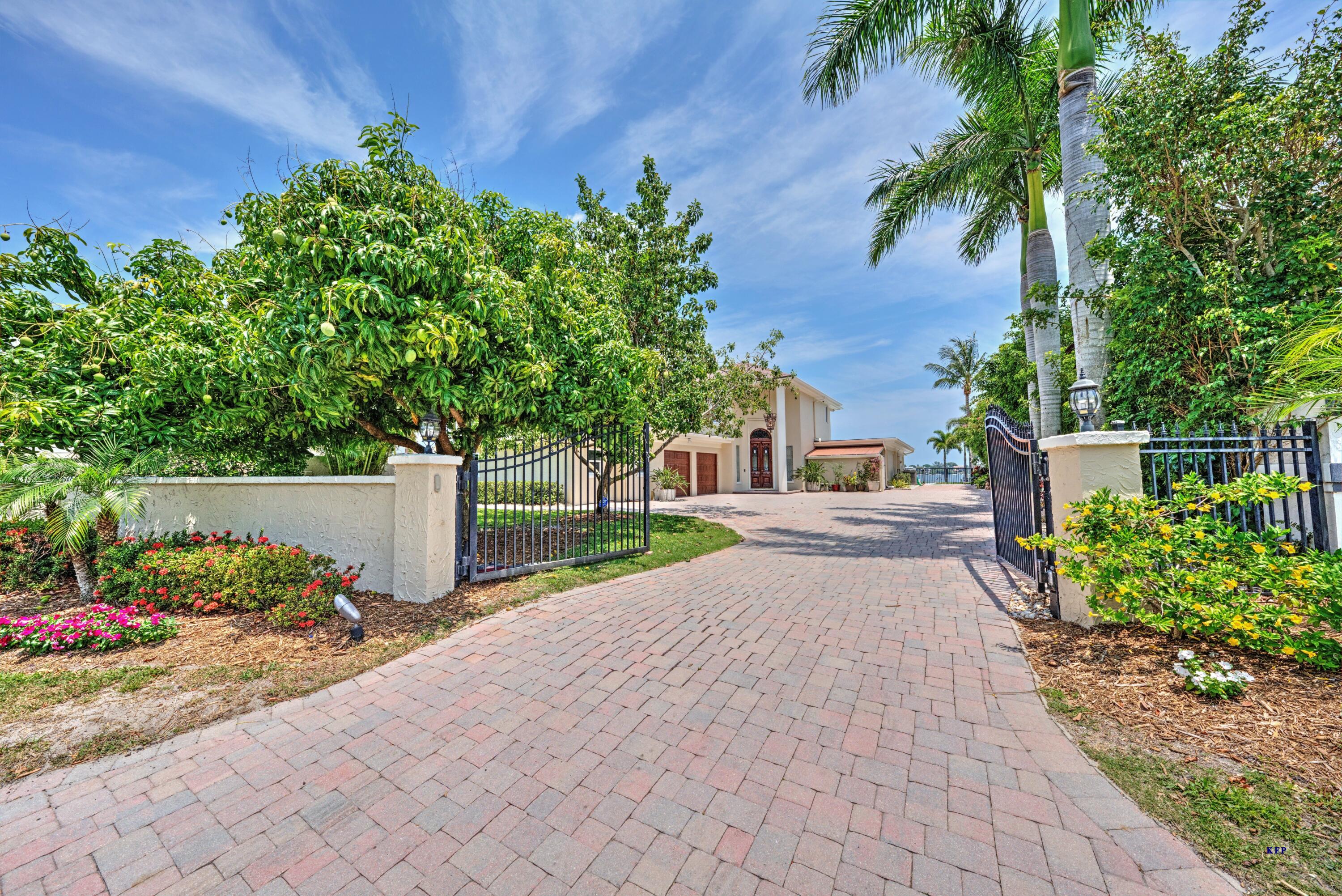 1693 SE Saint Lucie Boulevard