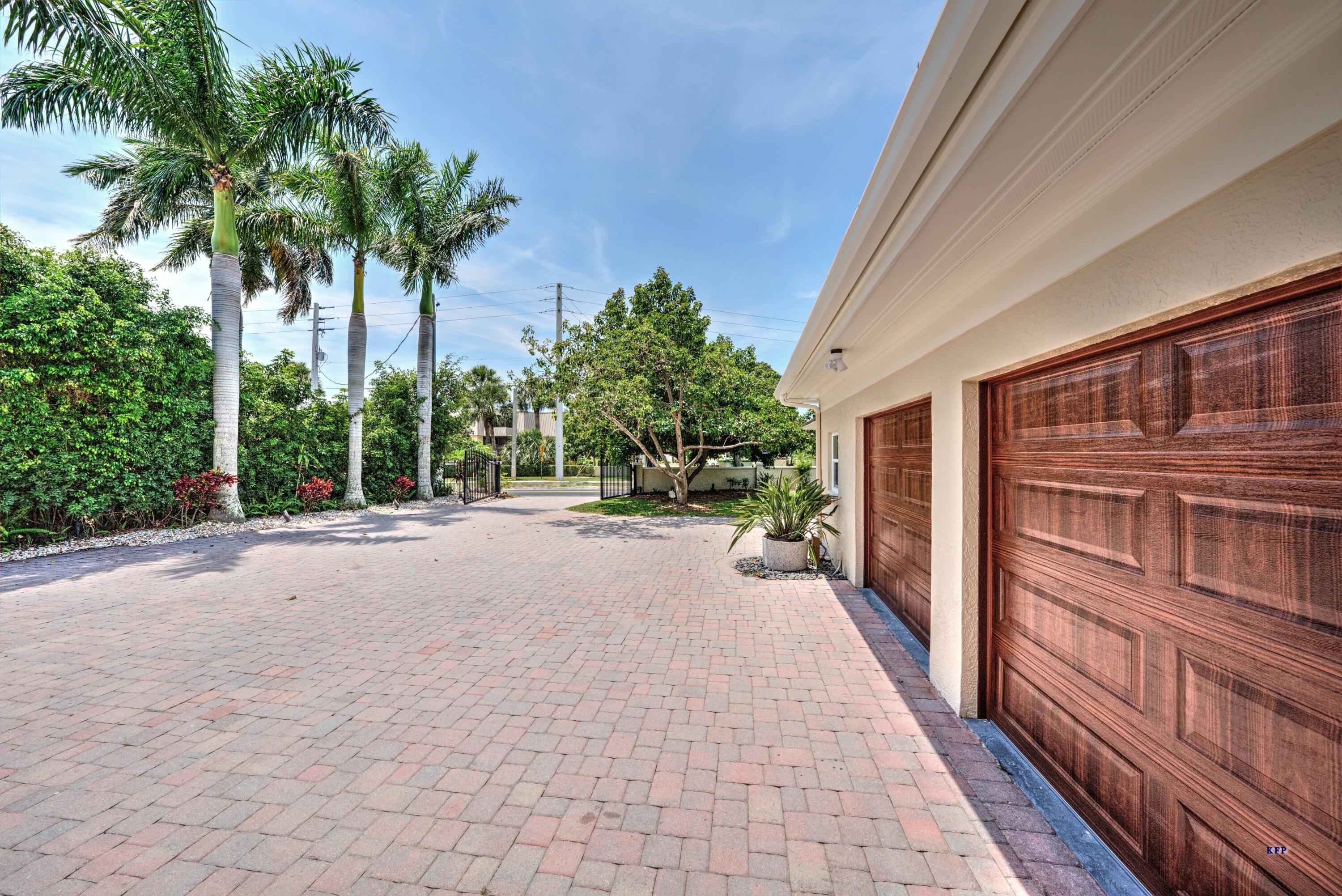 1693 SE Saint Lucie Boulevard