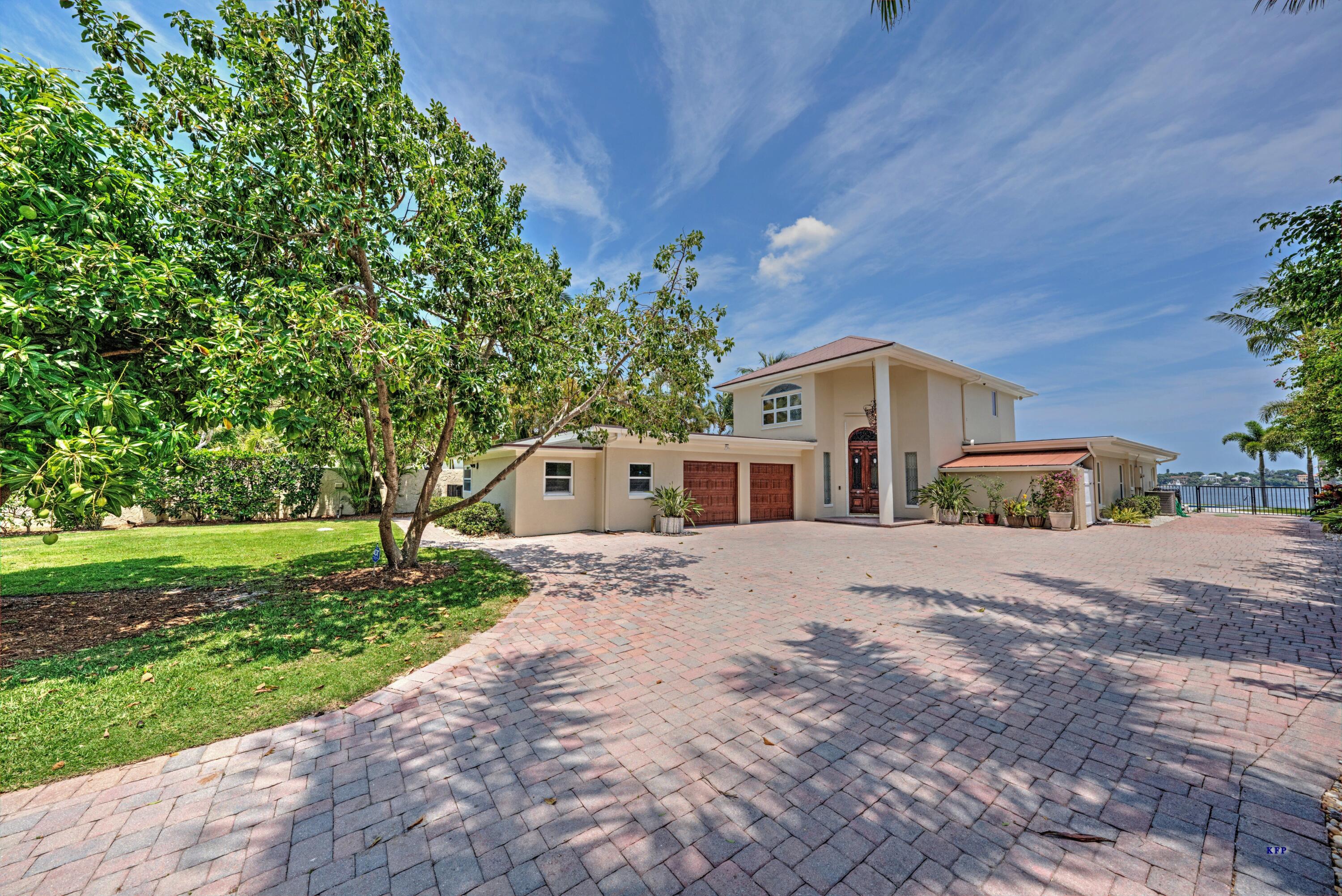 1693 SE Saint Lucie Boulevard