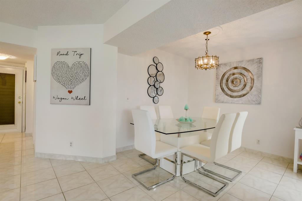 3810 Via Poinciana Unit: 206