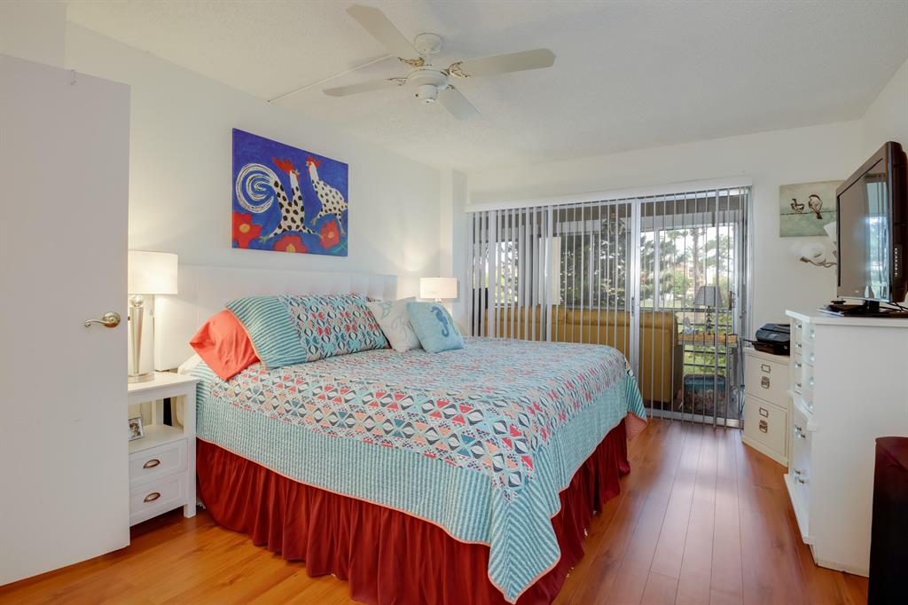3810 Via Poinciana Unit: 206