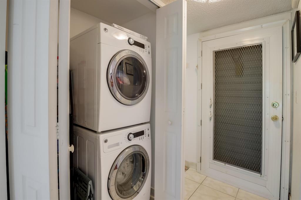 3810 Via Poinciana Unit: 206