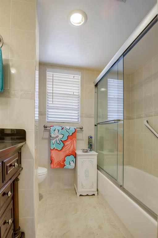 3810 Via Poinciana Unit: 206