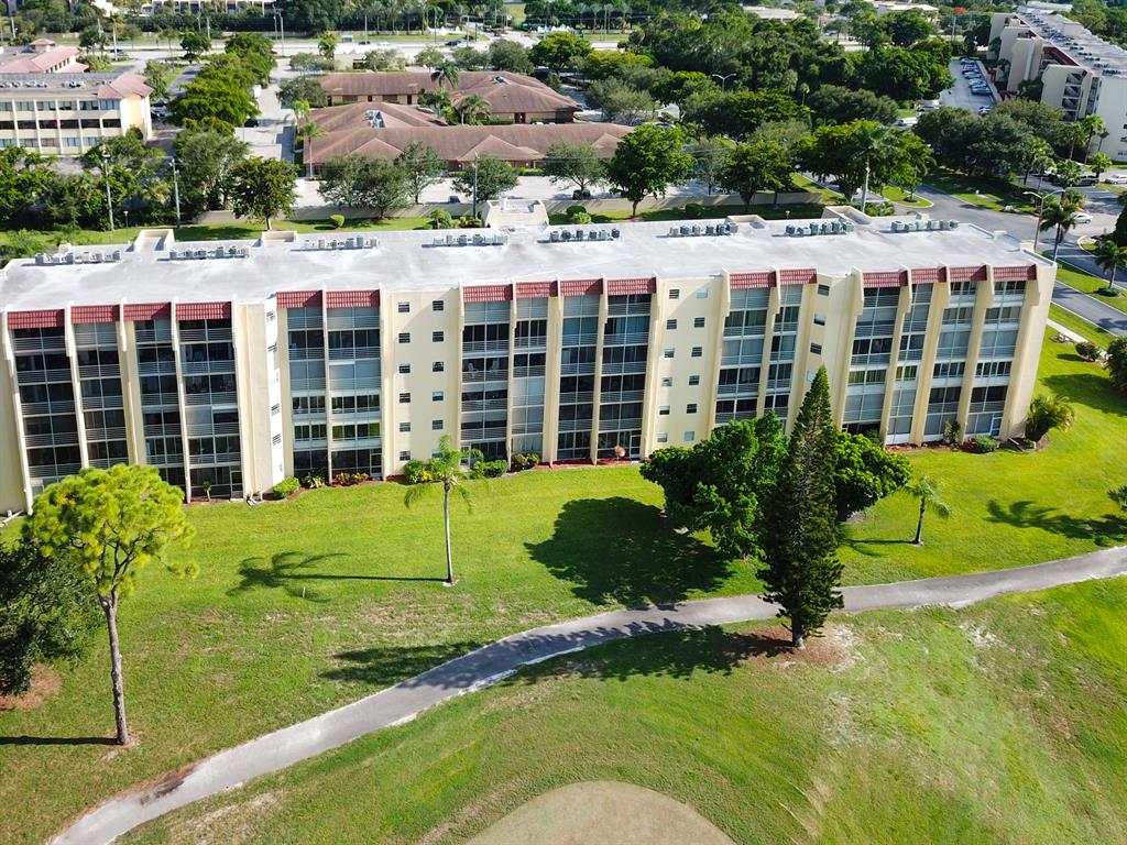 3810 Via Poinciana Unit: 206