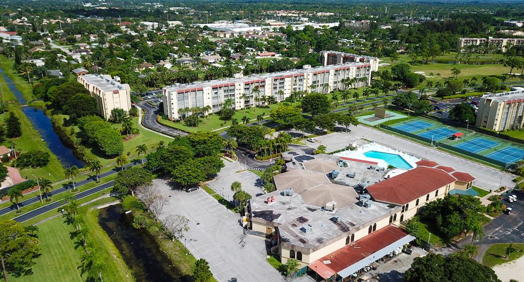 3810 Via Poinciana Unit: 206