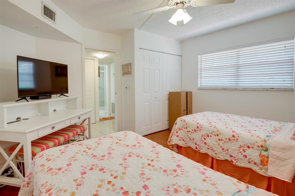 3810 Via Poinciana Unit: 206