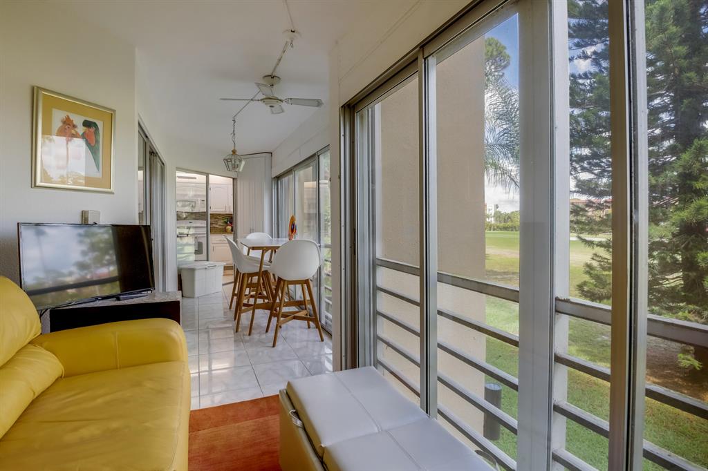 3810 Via Poinciana Unit: 206