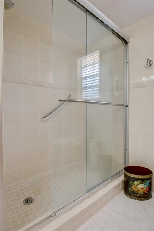 3810 Via Poinciana Unit: 206