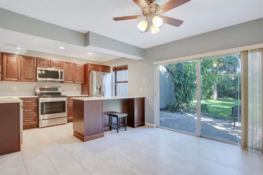 313 Sandtree Drive