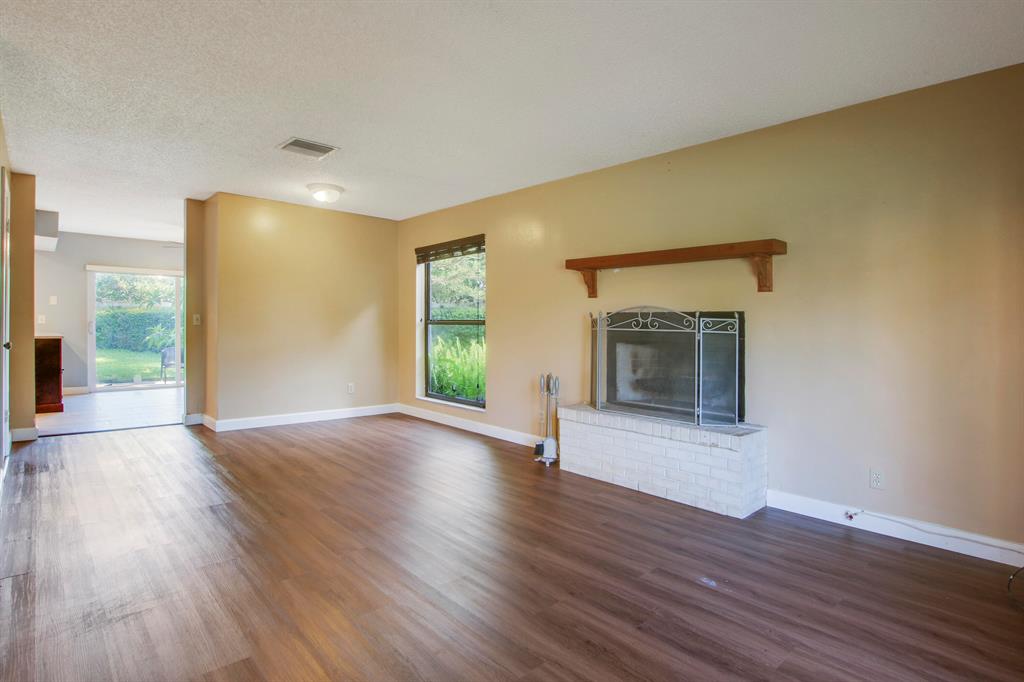 313 Sandtree Drive