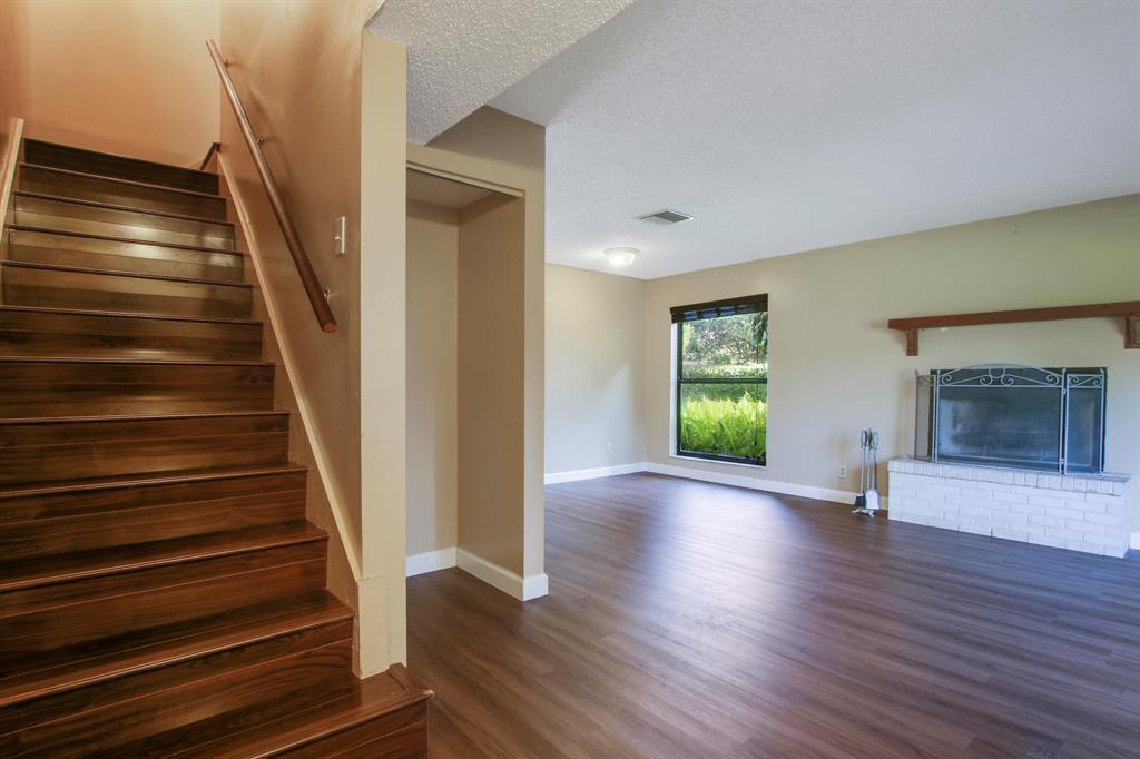 313 Sandtree Drive