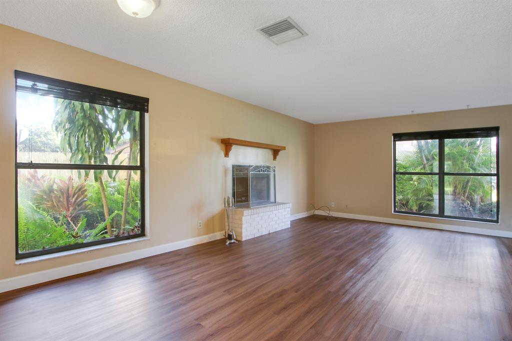 313 Sandtree Drive