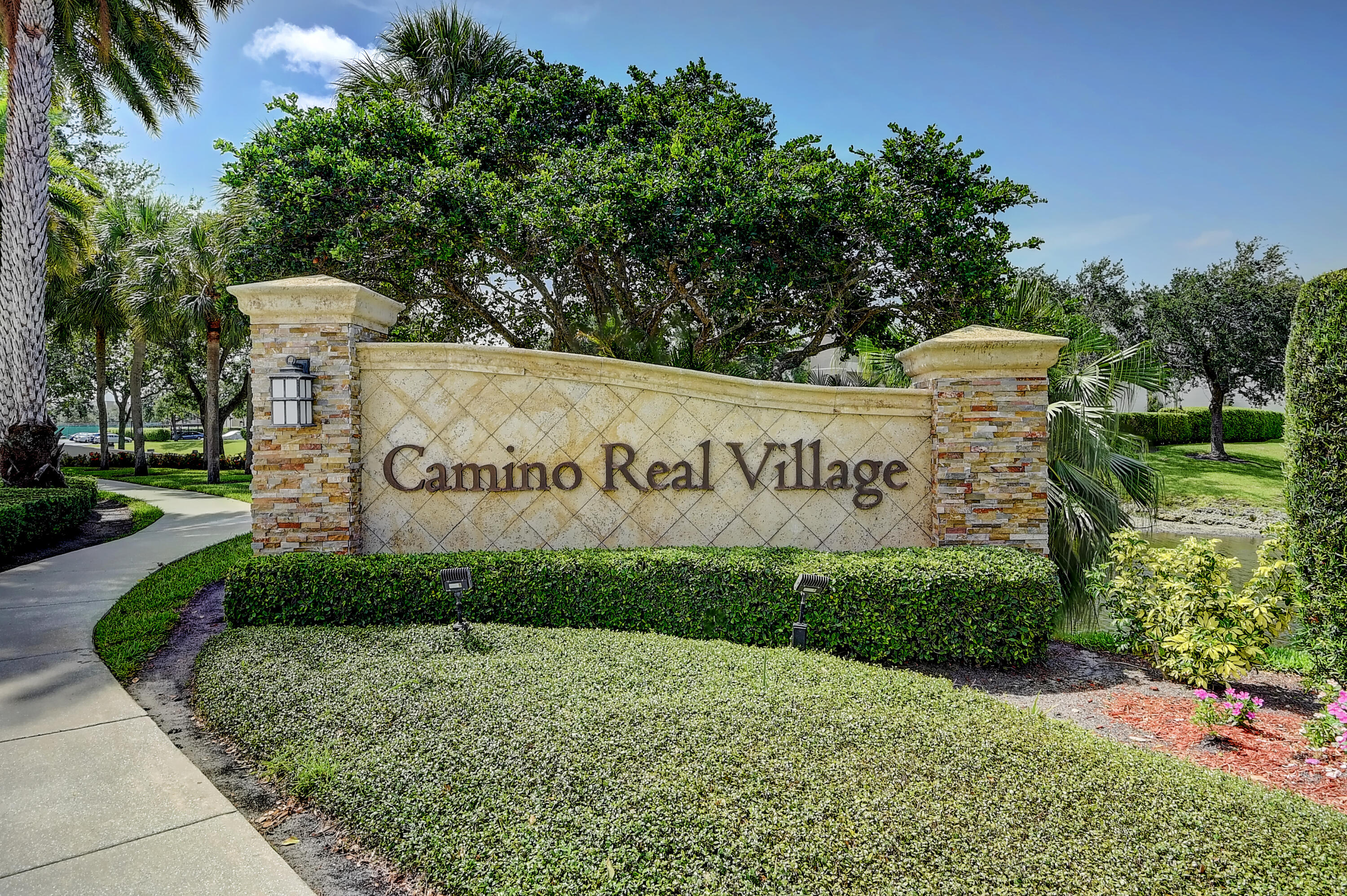 5900 Camino Del Sol Unit: 305