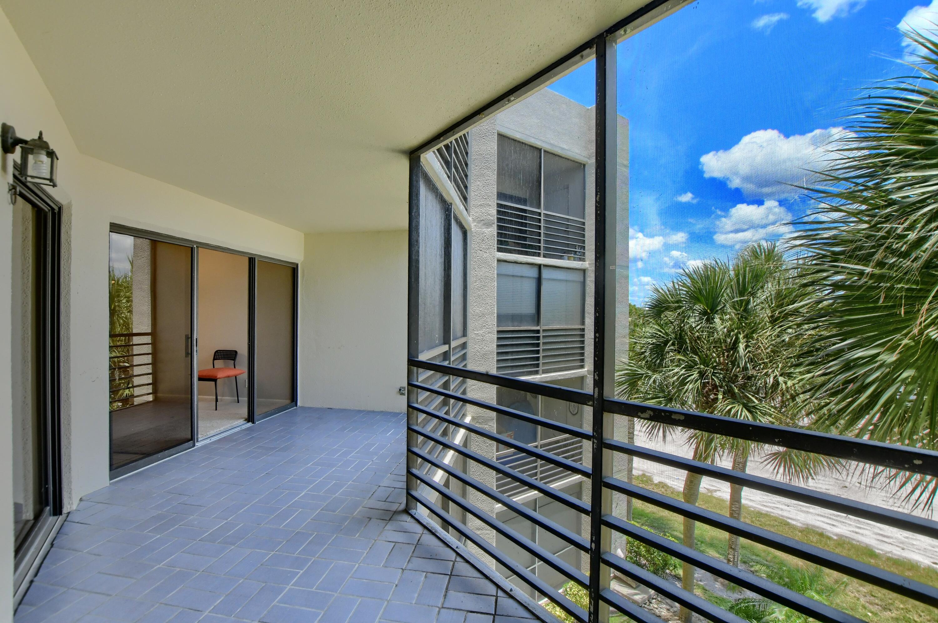 5900 Camino Del Sol Unit: 305