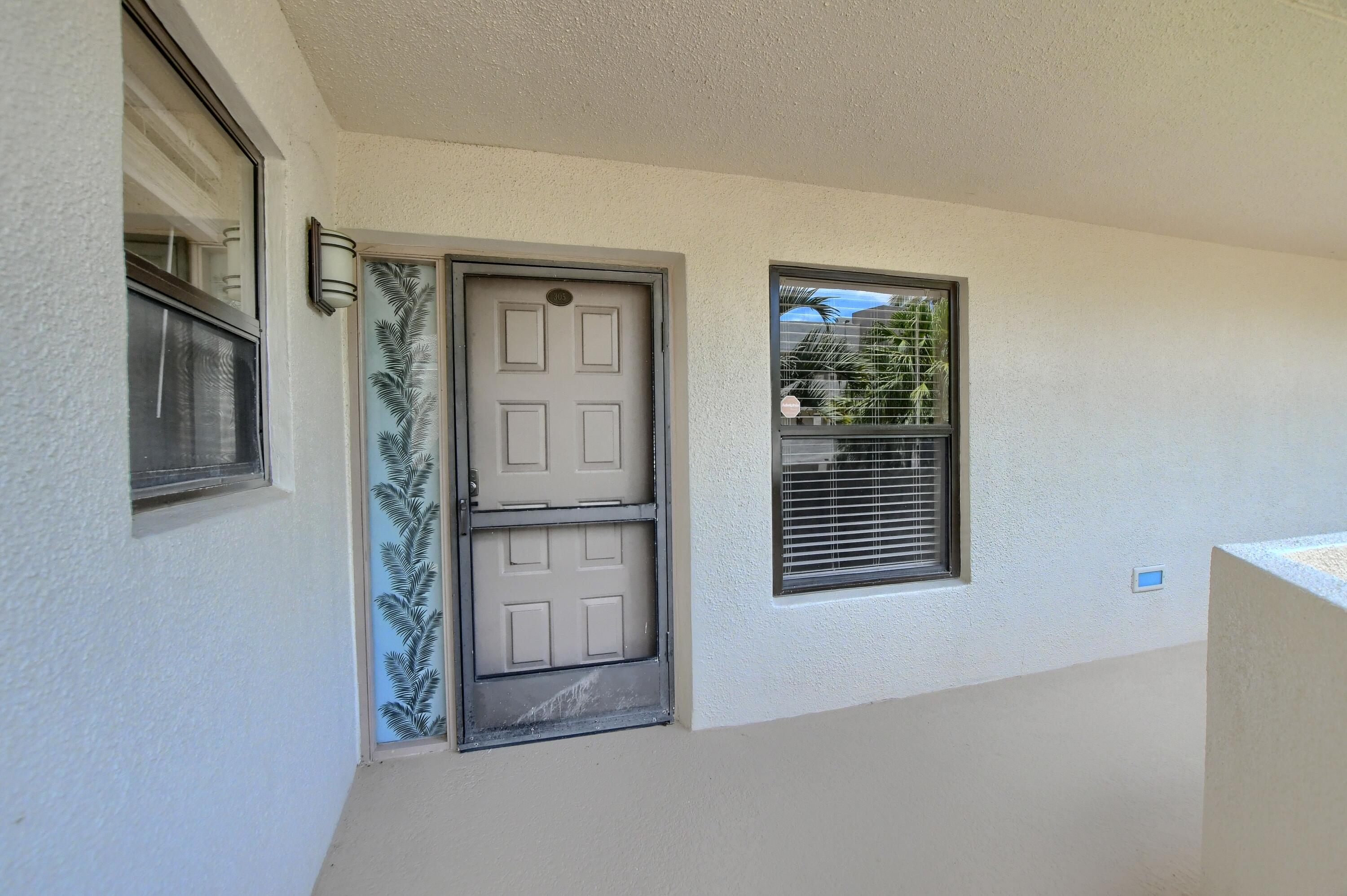 5900 Camino Del Sol Unit: 305