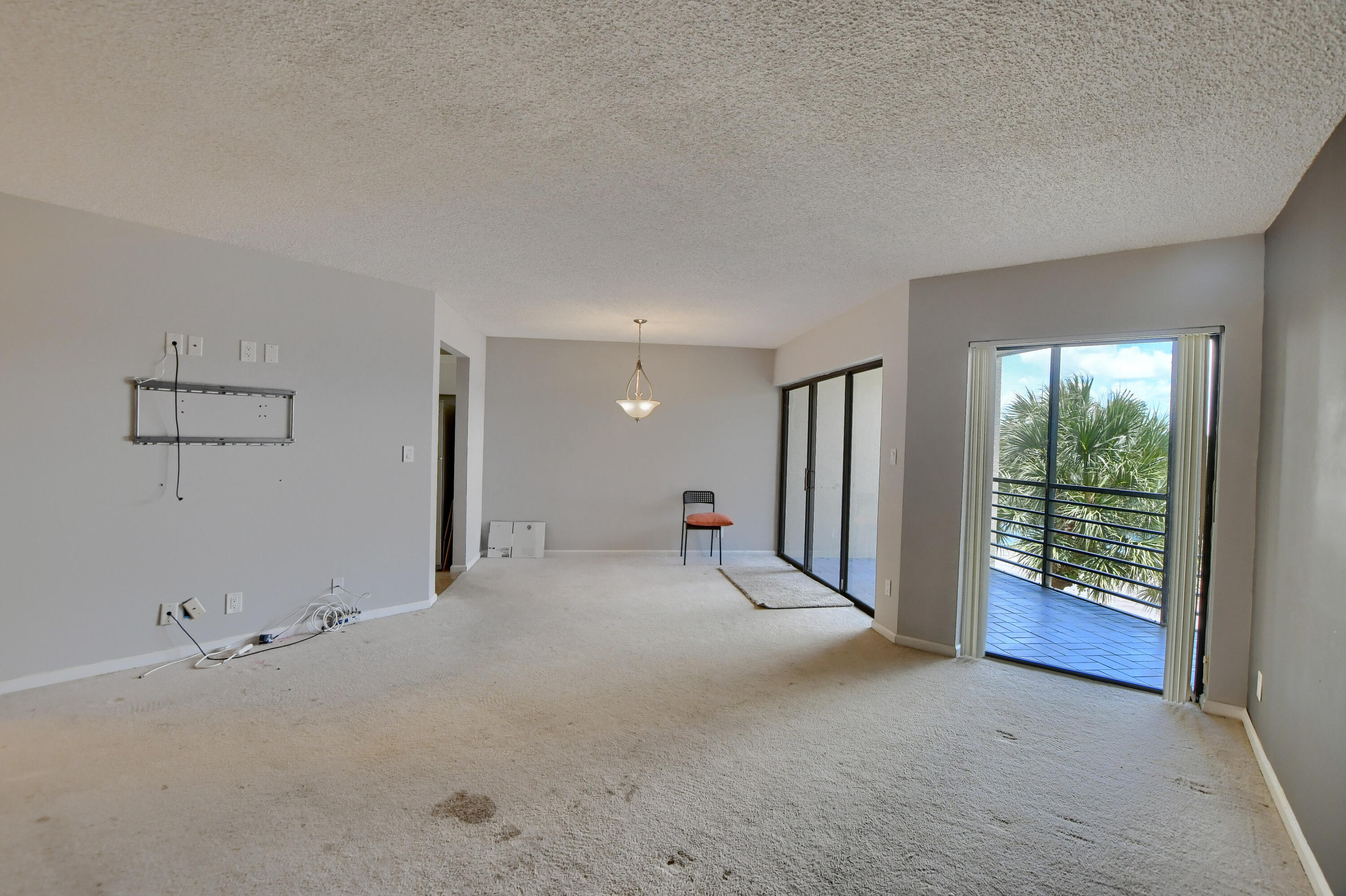5900 Camino Del Sol Unit: 305