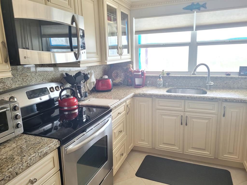 3300 S Ocean Boulevard Unit: 1020-C