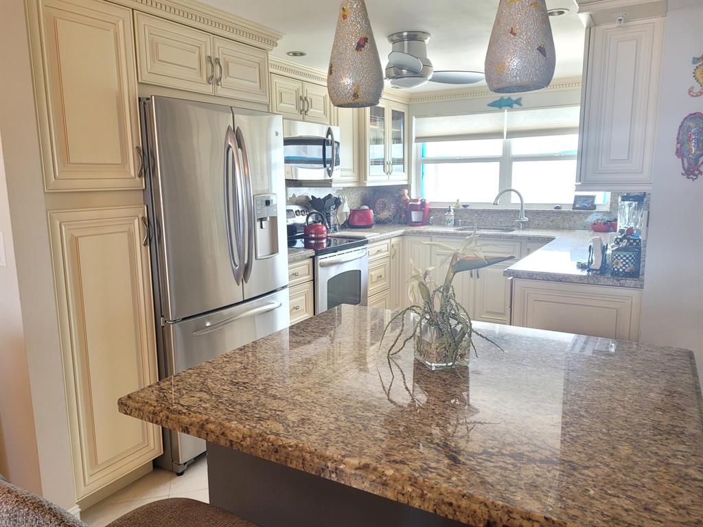 3300 S Ocean Boulevard Unit: 1020-C