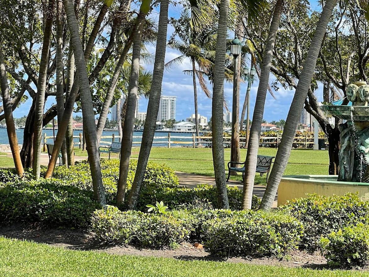 810 Lake Shore Drive Unit: 41