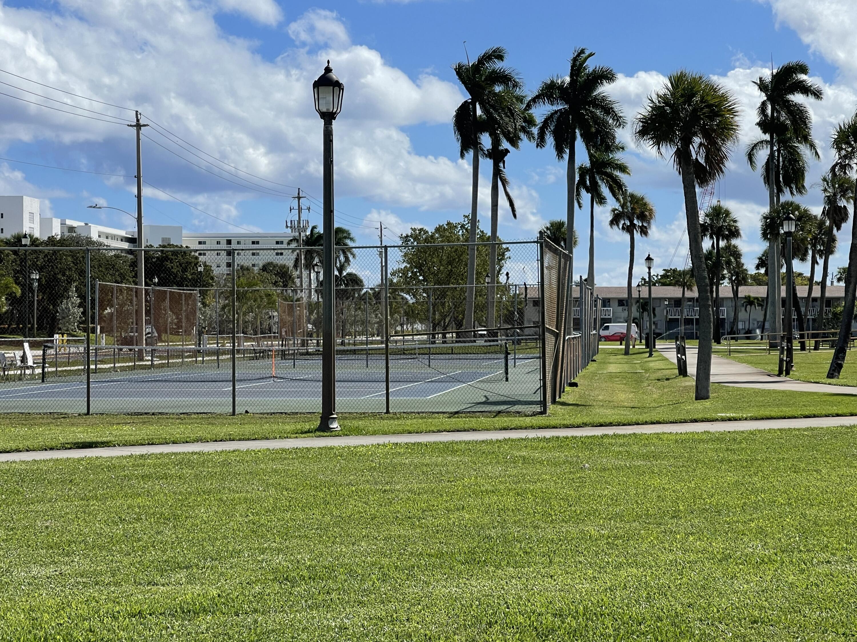 810 Lake Shore Drive Unit: 41