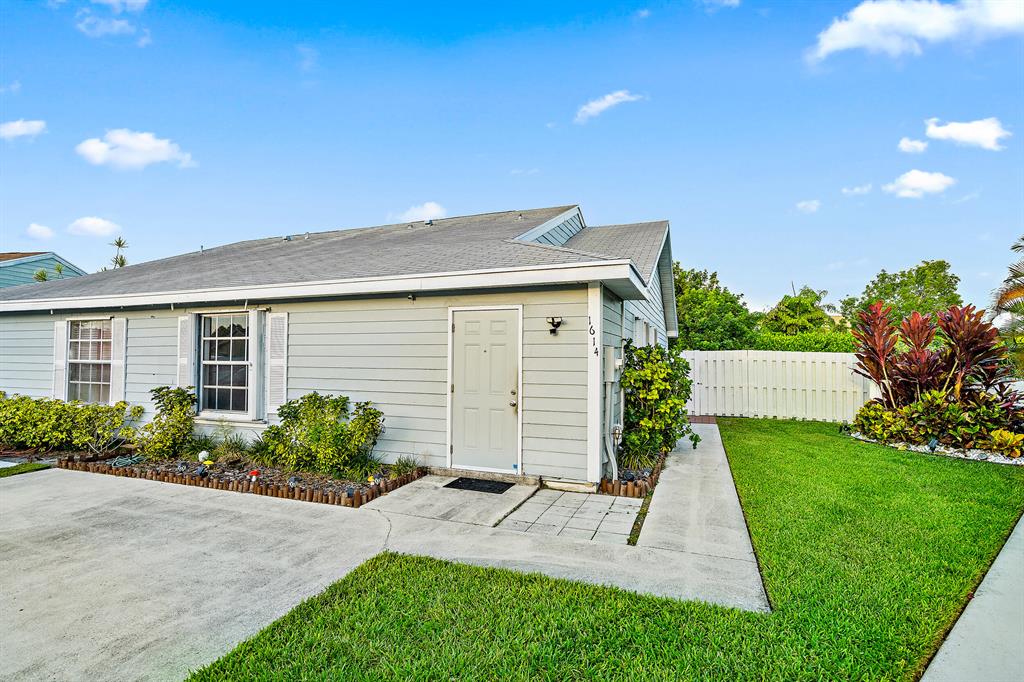 1614 Royal Forest Court