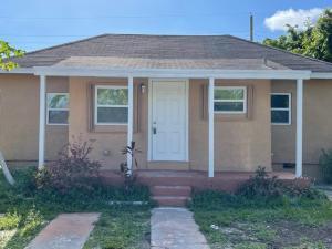 1021 Mango Drive