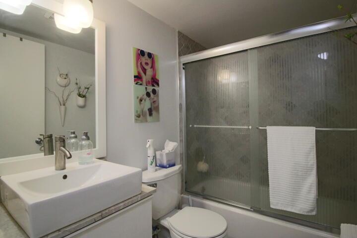 6550 S Oriole Boulevard Unit: 202