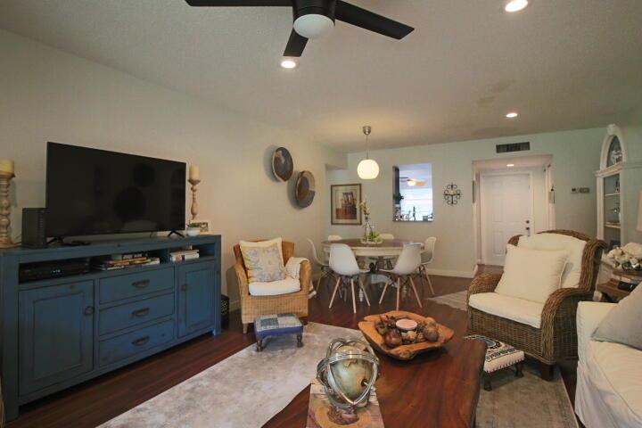 6550 S Oriole Boulevard Unit: 202