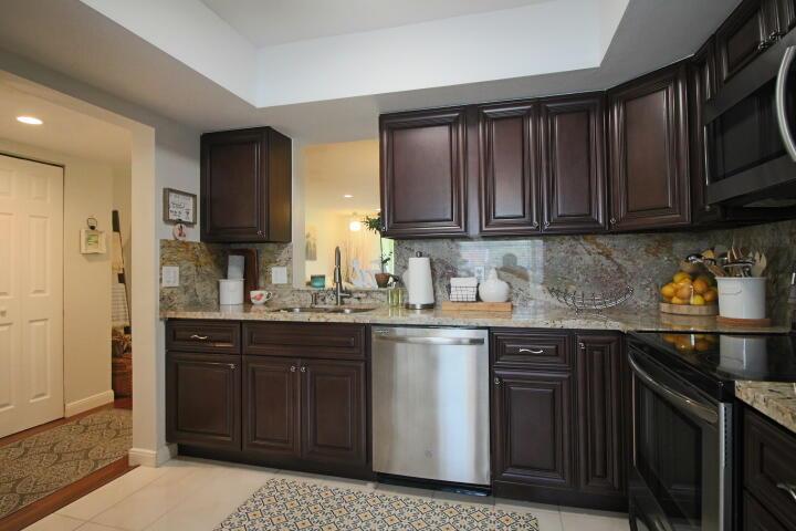 6550 S Oriole Boulevard Unit: 202