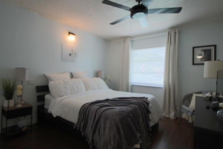 6550 S Oriole Boulevard Unit: 202