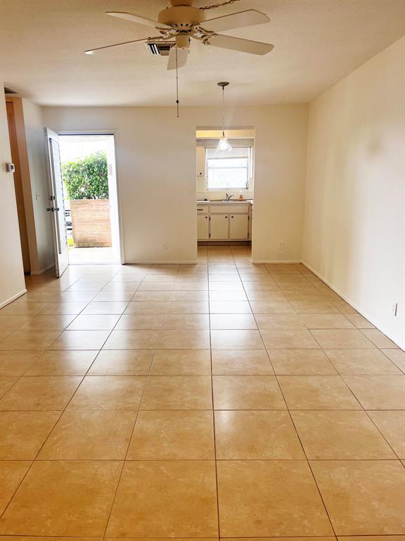 2907 Ashley Drive W C