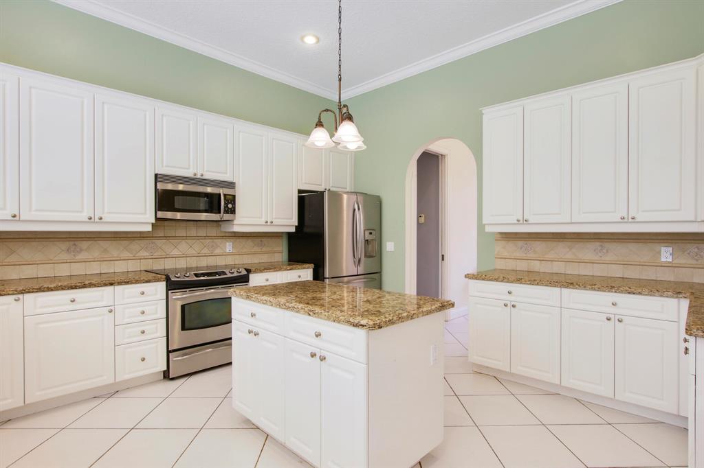 6048 Fountain Palm Drive