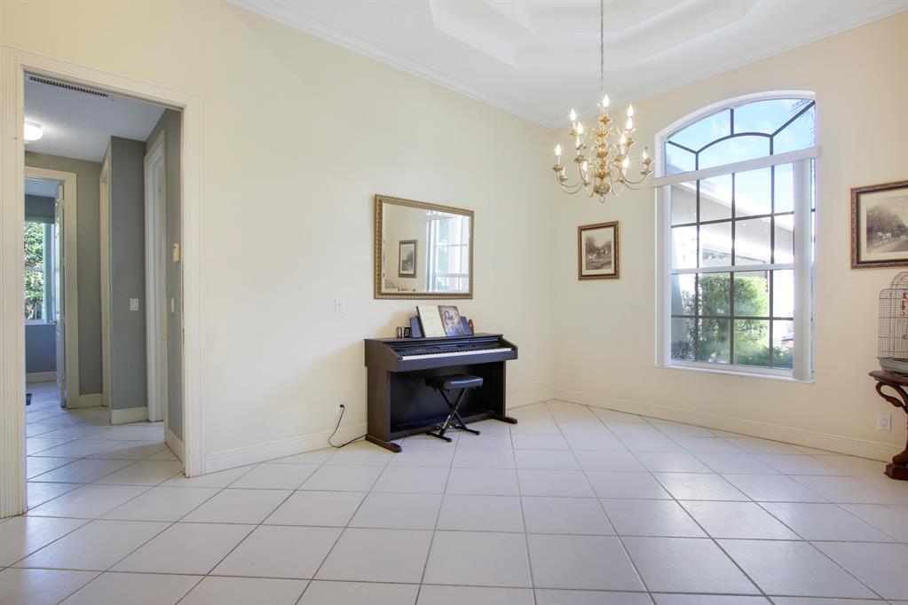 6048 Fountain Palm Drive