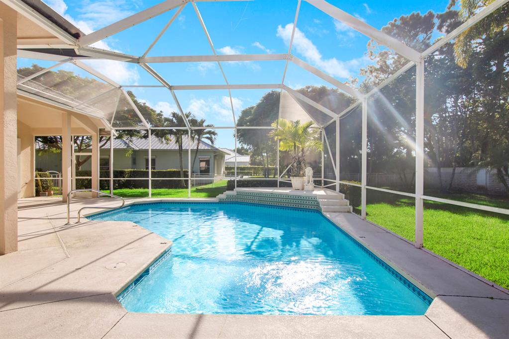 6048 Fountain Palm Drive