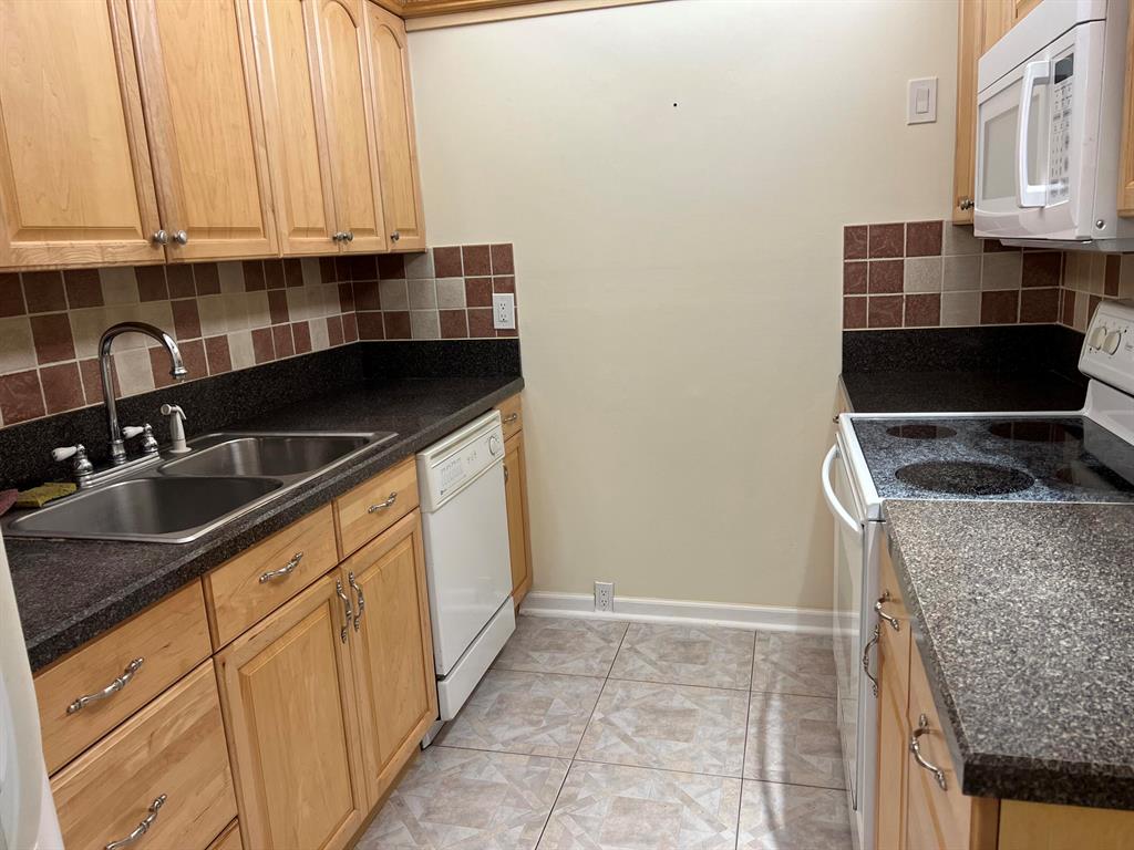 10102 44th Avenue S Unit: 326