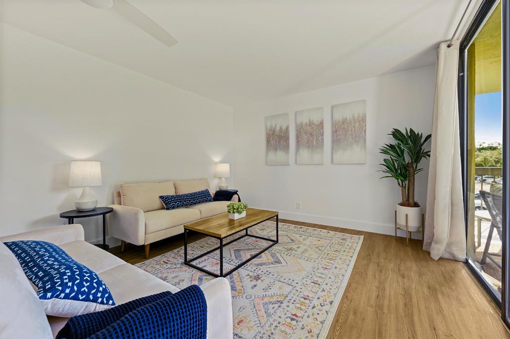 955 Egret Circle 211
