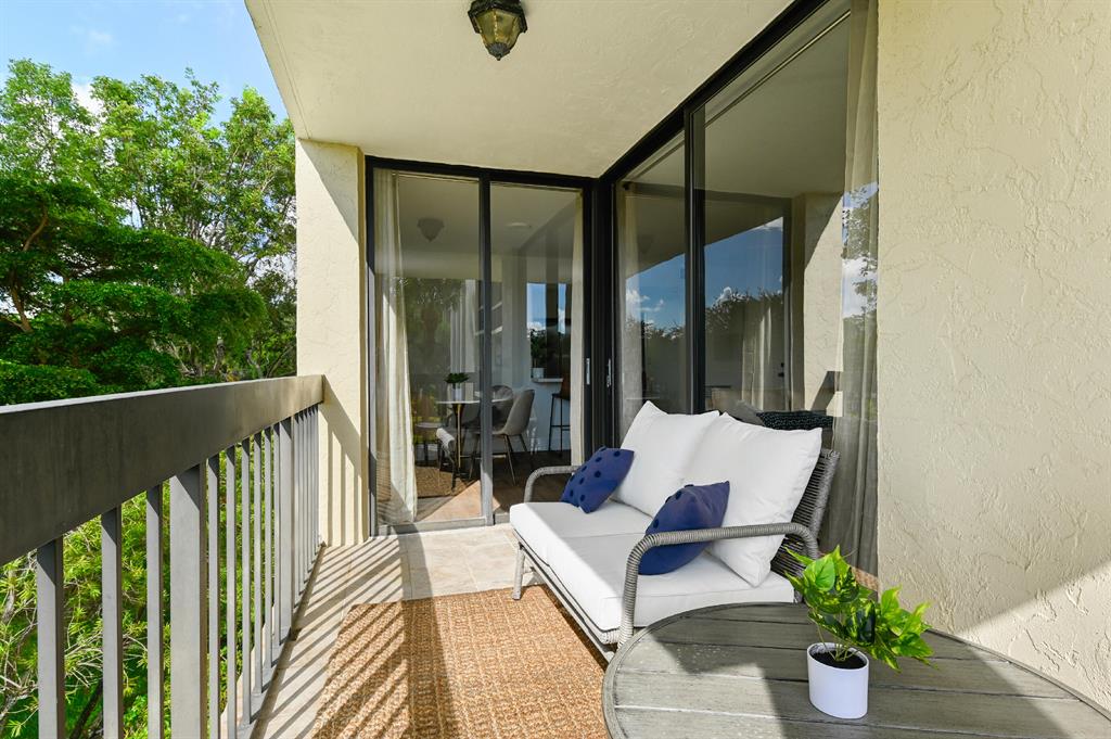 955 Egret Circle 211