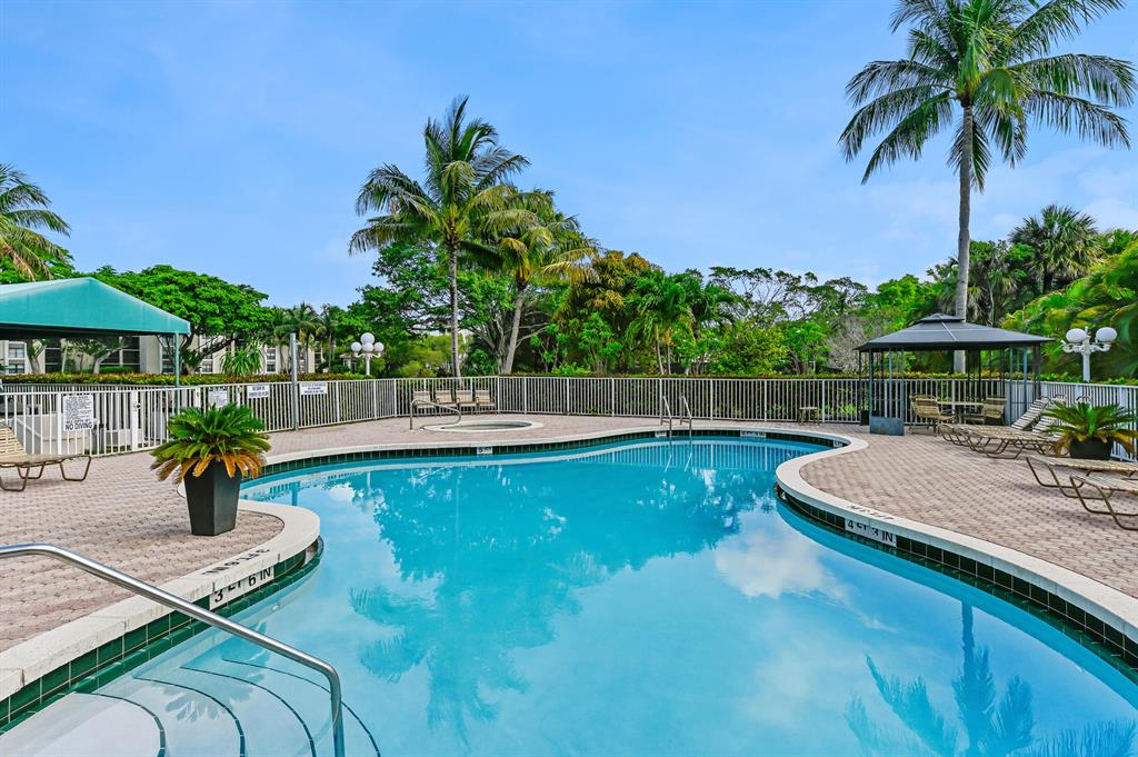 955 Egret Circle 211