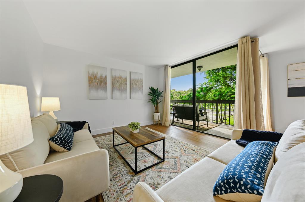 955 Egret Circle 211