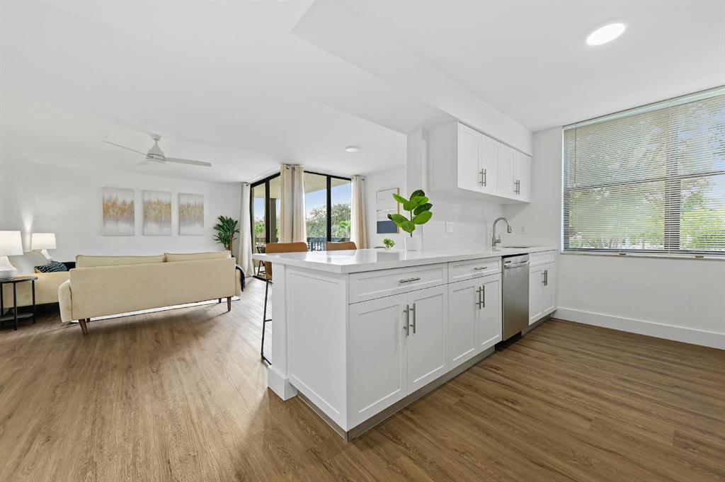 955 Egret Circle 211