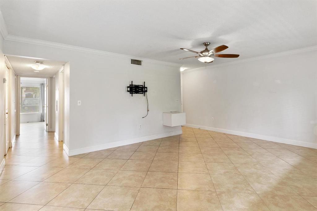 815 W Boulevard 16-105