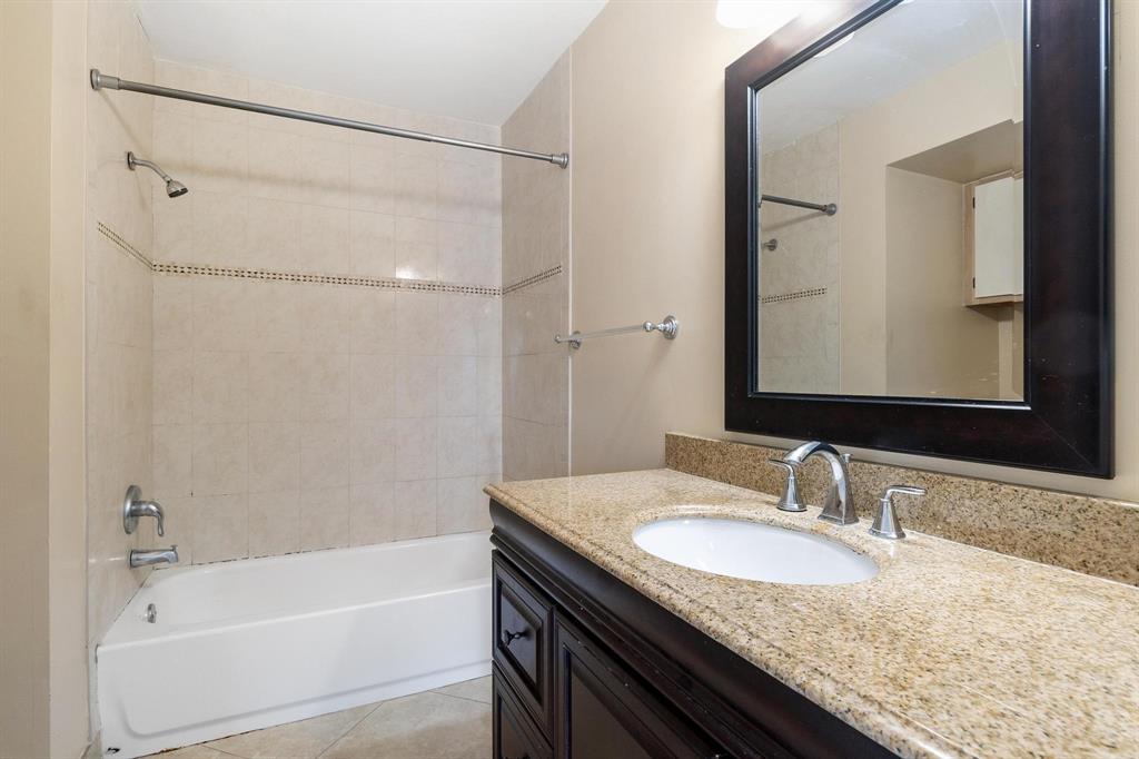 815 W Boulevard 16-105