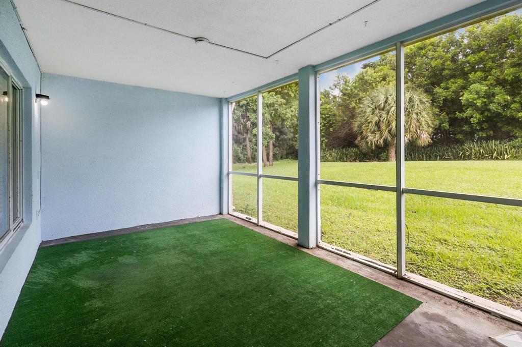 815 W Boulevard 16-105