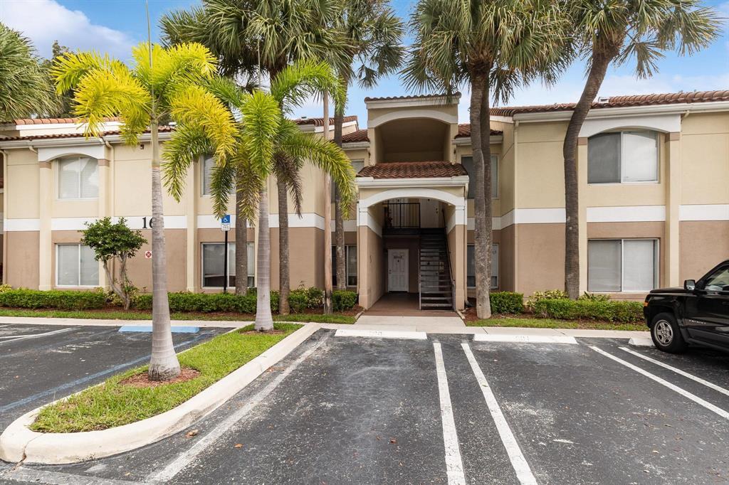 815 W Boulevard 16-105