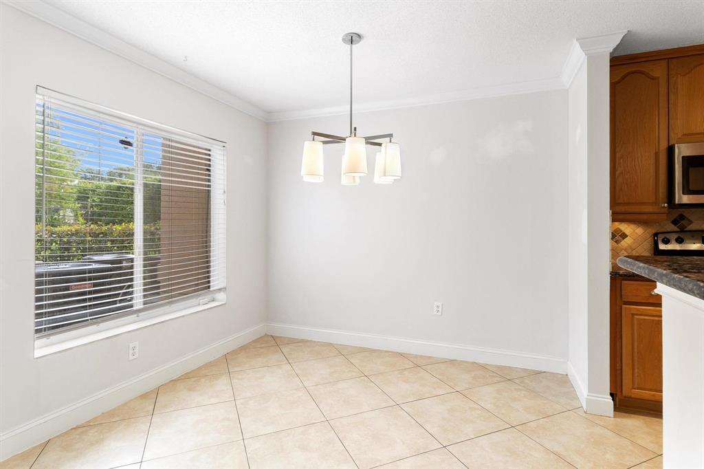 815 W Boulevard 16-105