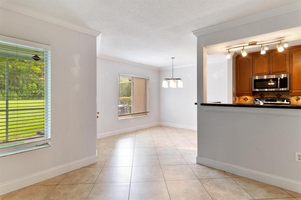 815 W Boulevard 16-105